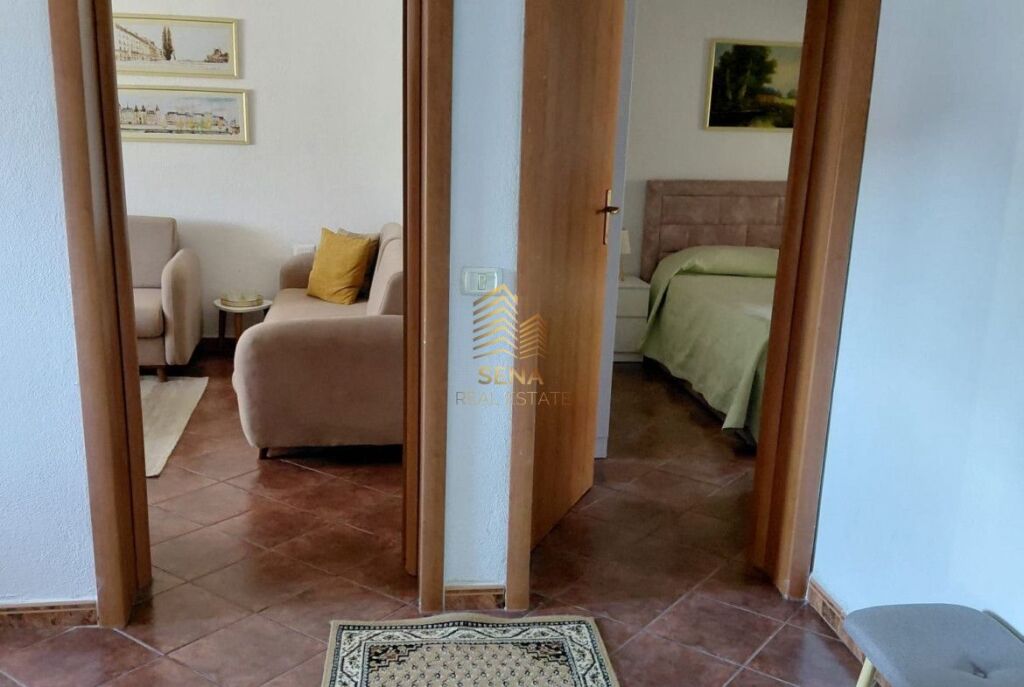 Affitto, Appartamento 2+1+Cucina separata+balcone, Vicino al Liceo – Via Elbasan, 65.000 Leke/mese