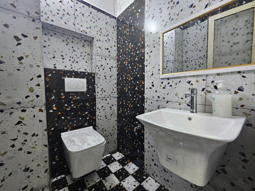 Qera | Garsoniere | Rruga 5 Maji | 370 €/muaj