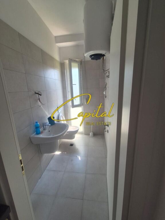 AMBIENT BIZNESI ME QIRA 125 M2 UNIVERS CITY 75.000 LEKE