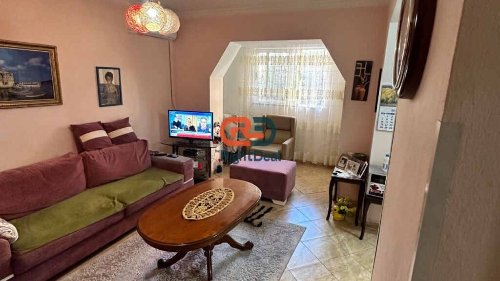 Tek Stadiumi Dinamo, Shitet Apartament 2+1 Per Biznes !!