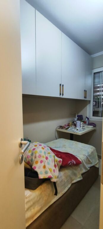 Shitet apartament 1+1 tek Rruga e Elbasanit , prane Liceut Artistik , Stadiumi Arena .