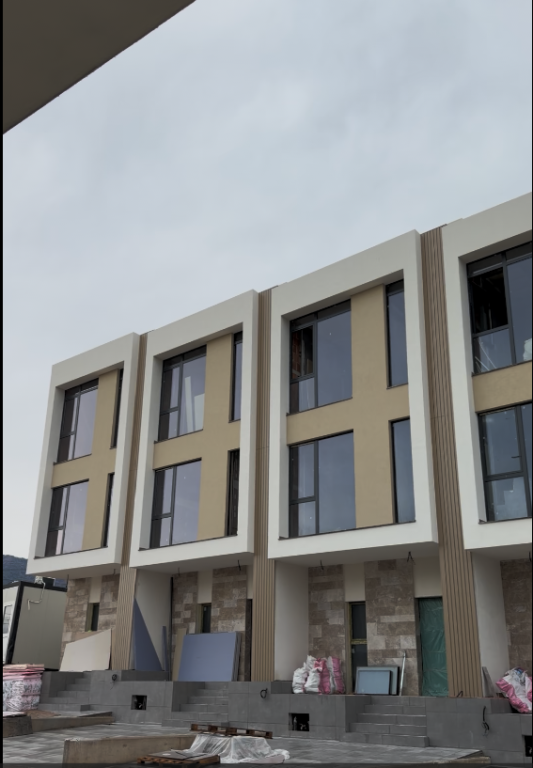 💸SUPER ÇMIM🏡Vile e bashkangjitur ne shitje, West Home, Farke✨