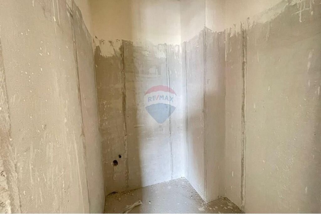 Apartament 2+1+Post parkimi tek Bulevardi Ri!