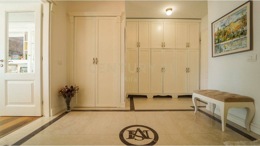 🔥 OPPORTUNITY! SUPER PREMIUM APARTMENT 4+1+3 FOR SALE + 2 PARKING SPACES | ARTIFICIAL LAKE, TIRANA