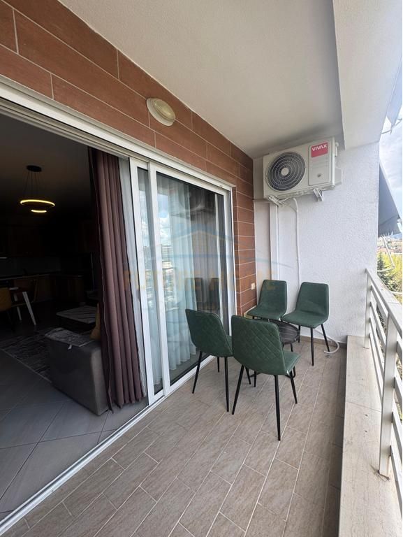 Disponojmë Apartament 1+1 për Shitje ne 5 Maj