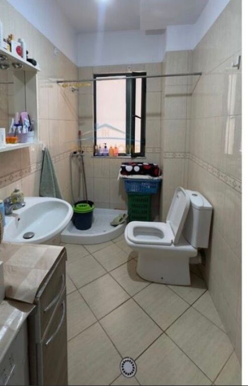 Shitet, Apartament 2+1+2 Poste Parkimi, Kodra e Diellit, Tiranë