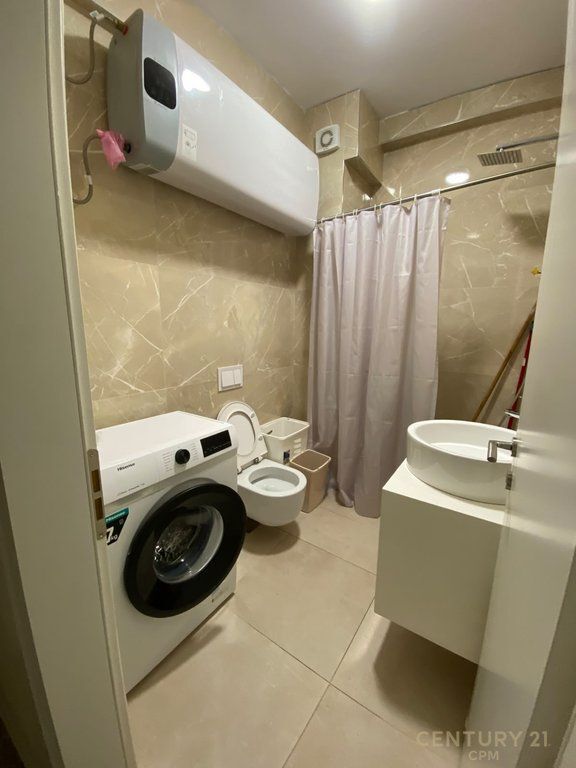 Jepet me Qira Apartament Modern 2+1+2 tek Liqeni Thatë