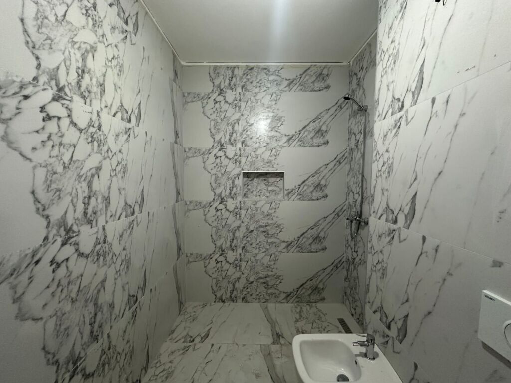 🏡 Shitet Apartament 3+1 te Komuna e Parisit