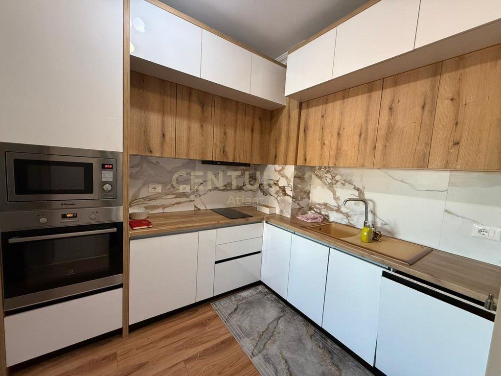 Apartament 2+1 Për Shitje në Plazh,Rrota e kuqe!