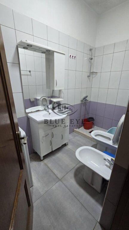🏠 APARTAMENT 2+1+2 ME QIRA – PRANË GJYKATËS, DURRËS