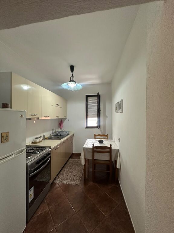 Apartament 2+1+ Ballkon me qira – Pranë Liceut Artistik !