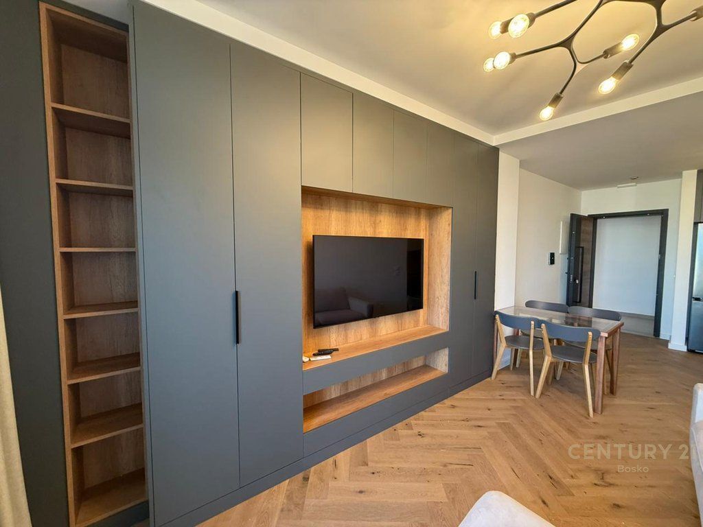 RRUGA E BARRIKADAVE, SHESIM APARTAMENT 1+1!