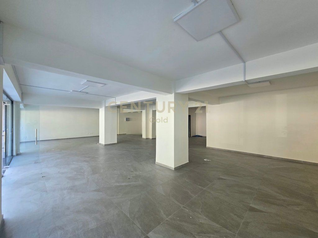 🏢 BUSINESS PREMISES FOR RENT – LAPRAKË, TIRANA
