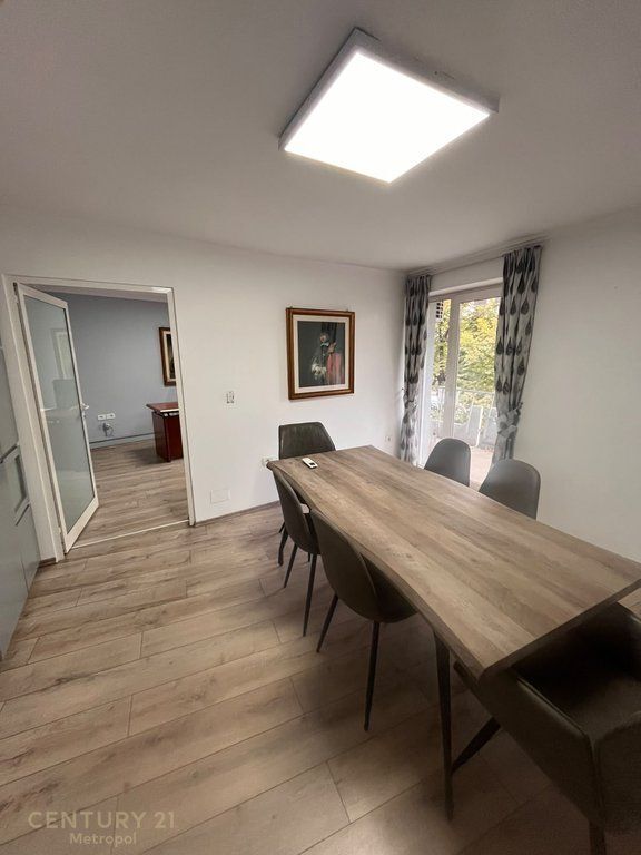Office for rent at Piazza