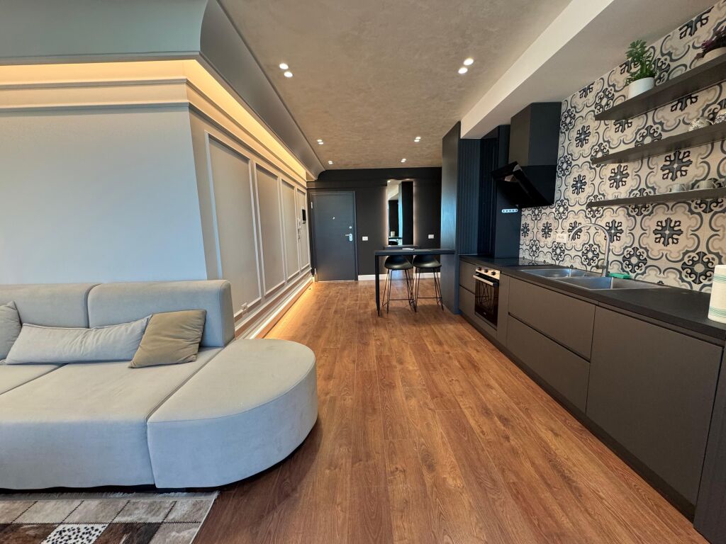 Shitet Apartament 2+1 Vollga