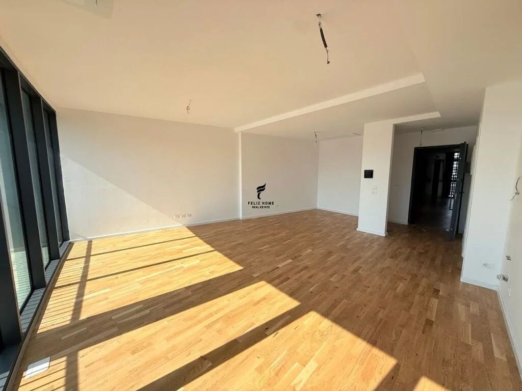 OFFICE FOR RENT 127.76 M2 LAKE VIEW 170,000 LEKE FH-96753