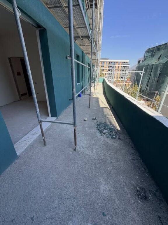 🏡 SHITET SUPER APARTAMENT 1+1 + VERANDË – PASKUQAN