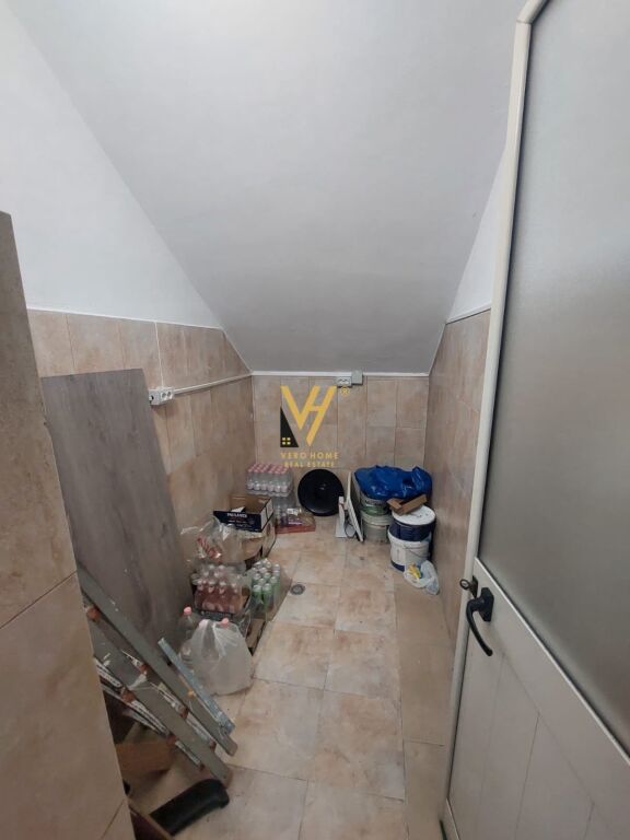 SHITET AKTIVITET BIZNESI 120 M2 TE KODRA E DIELLIT 22.000 EURO