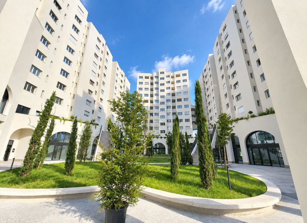 Me Qera: 1+1+Post Parkimi📍Ish Fusha e Aviacionit (River Residence) - Pallat i Ri V.2025✨️ - 65,000 Lek - SP.80m² || Akses i lehte me Unazen e Madhe🚀