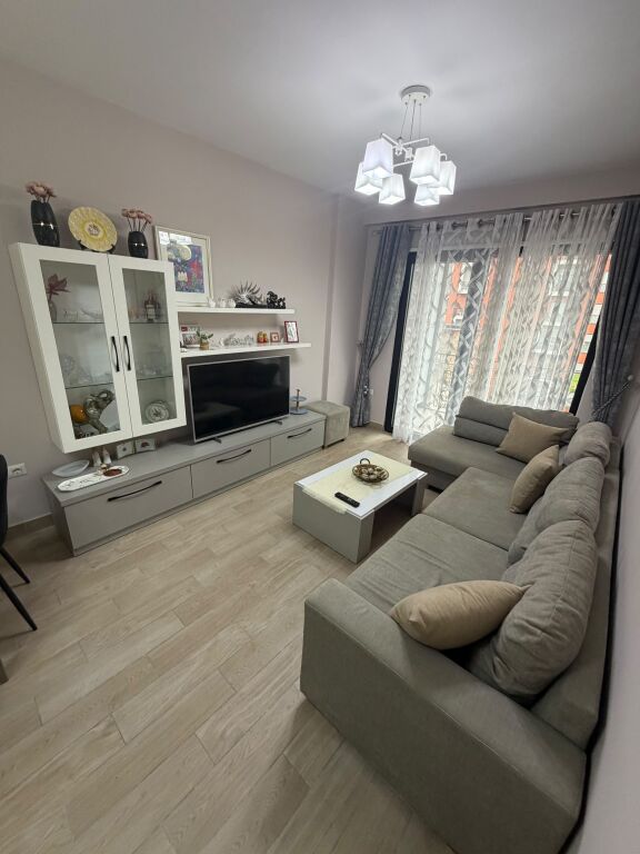 Appartamento in affitto 2+1 a 21 dicembre prezzo 65000 lek