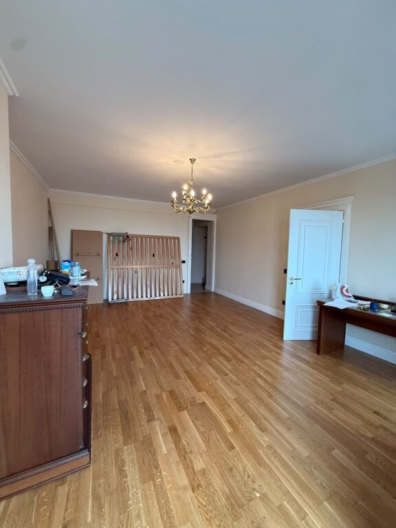 APARTAMENT 2+1 ME VERANDË PËR SHITJE – RRUGA E DIBRËS, TIRANË