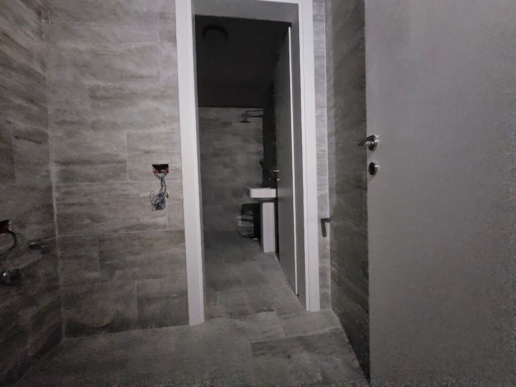 Ambjent per zyra tek Kika Komuna e Parisit !