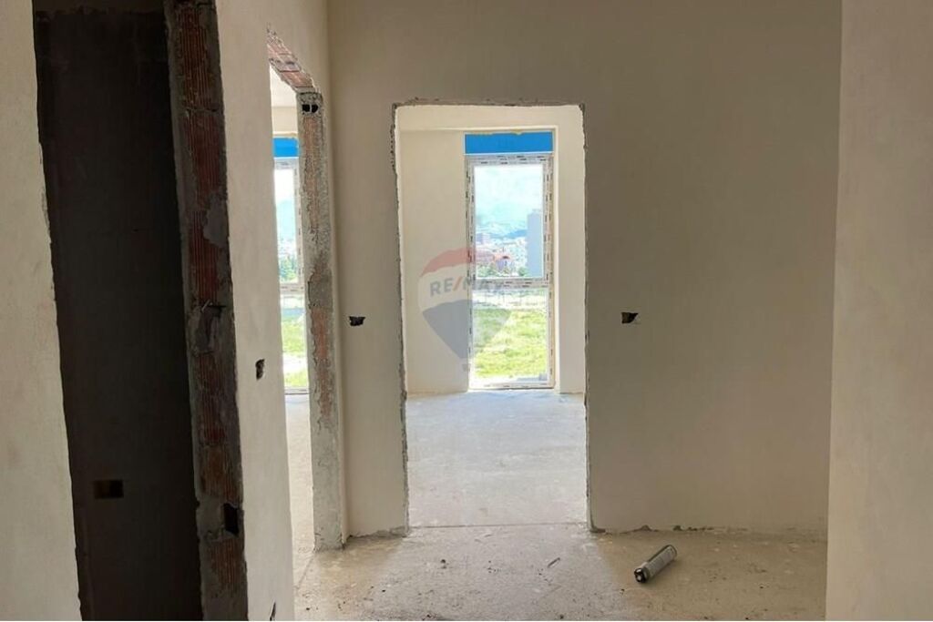 Apartament 2+1+Post parkimi tek Bulevardi Ri!