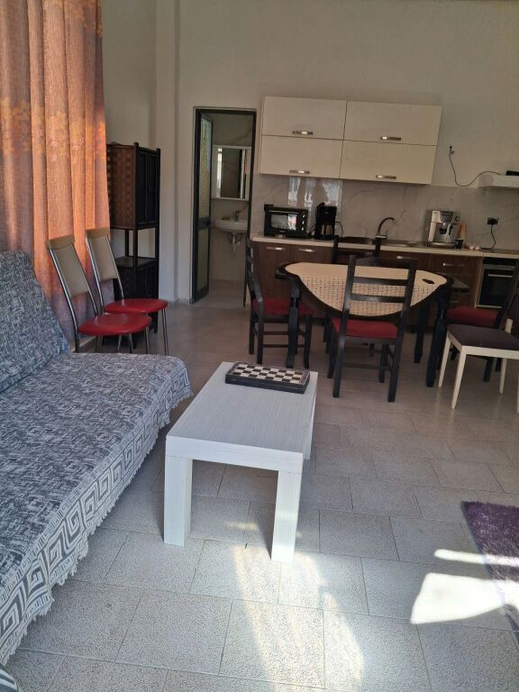 Rent | Shtëpi private 1 + 1 | 21 Dhjetori | 500 €/month