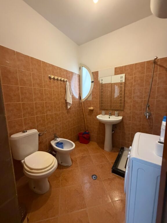Jepet me qera  Apartament 1+1