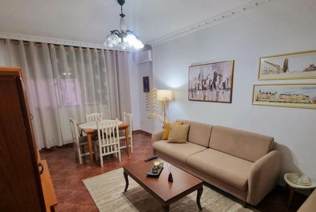 Affitto, Appartamento 2+1+Cucina separata+balcone, Vicino al Liceo – Via Elbasan, 65.000 Leke/mese