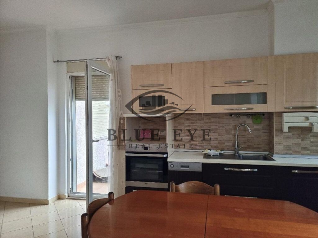 🏠 APARTAMENT 2+1+2 ME QIRA – PRANË GJYKATËS, DURRËS