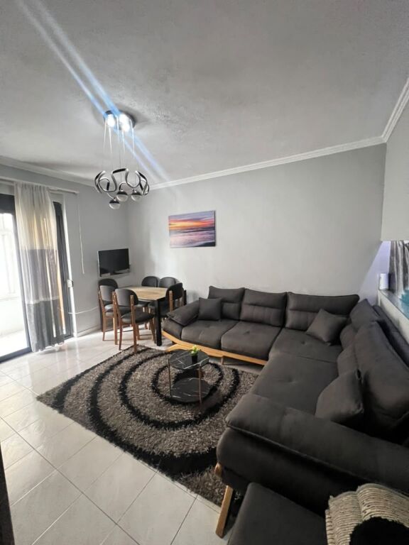 JEPET ME QERA APARTAMENT 1+1 PRANE SPAR, PLAZH, DURRES