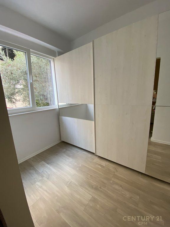 Jepet me Qira Apartament Modern 2+1+2 tek Liqeni Thatë