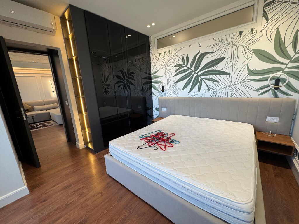 Shitet Apartament 2+1 Vollga