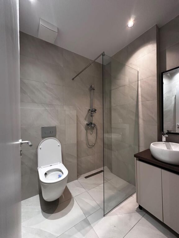 Jepet me qira apartament 2+1 në Kompleksin Aura,