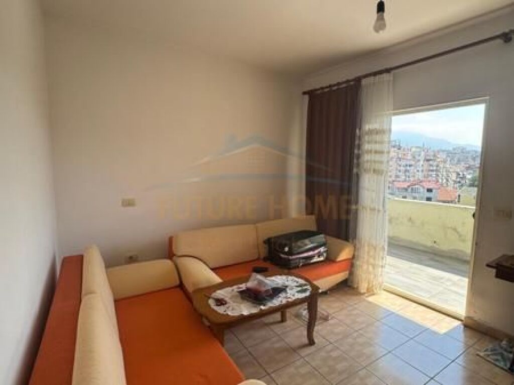 Shitet , Apartament 2+1, Rruga Shefqet Kuka , Fresk