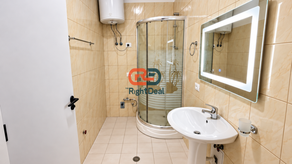 Ne Yzberisht, Shitet Apartament 1+1 Me Planimetri Te Rregullt!!