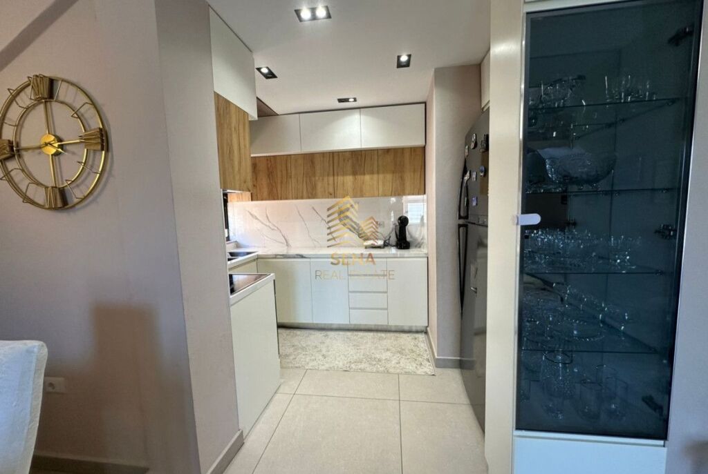 Qira, Apartament 2+1+Verande,Xhamllik,65.000 Leke/muaj