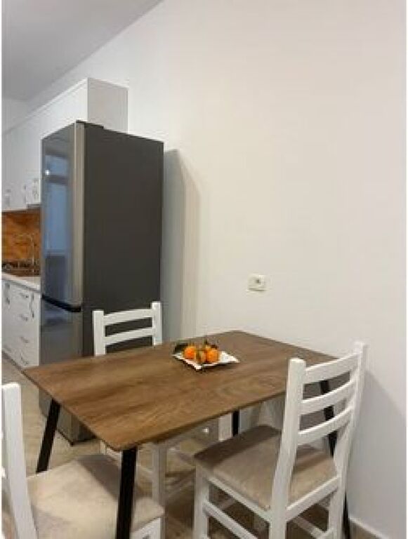 Apartament 2+1 per qira tek Rruga Sali Butka.