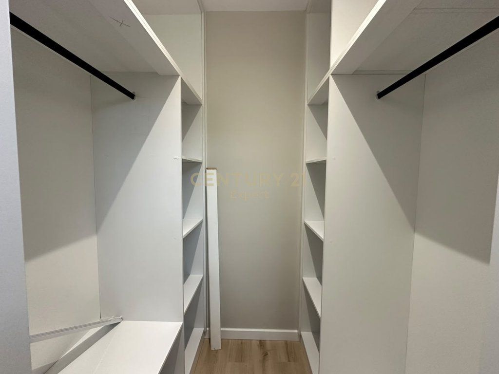 APARTAMENT 2+1+POST PARKIMI PER QIRA TEK ISH FUSHA E AVIACIONIT