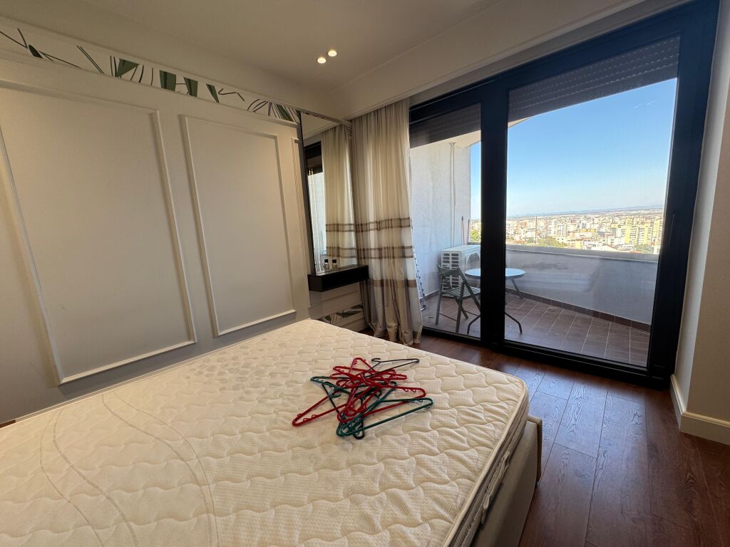 Shitet Apartament 2+1 Vollga