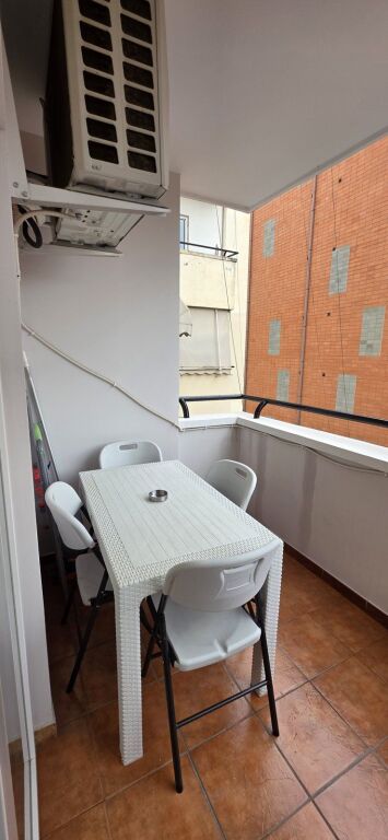 Apartament 2+1 i sapo rinovuar në ish-Bllok, përballë Sky Tower