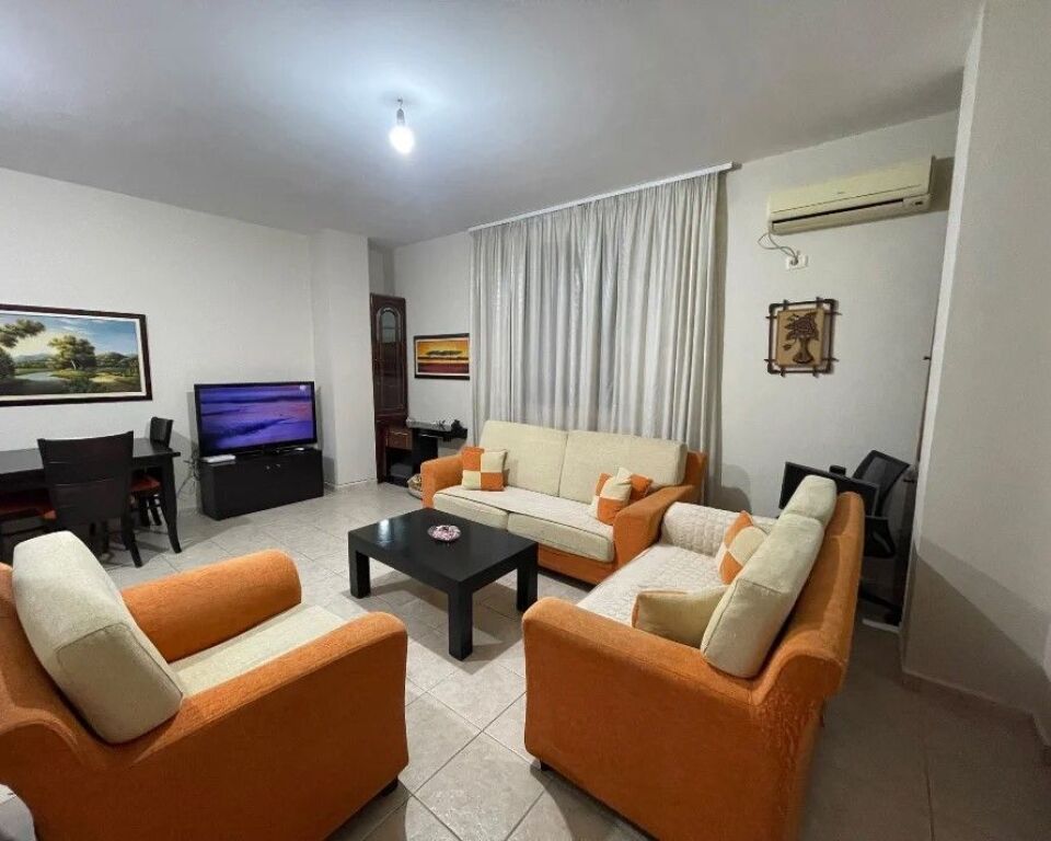 Jepet apartament 1+1 me qira tek Komuna e Parisit , prane Ijonifish Restaurant.