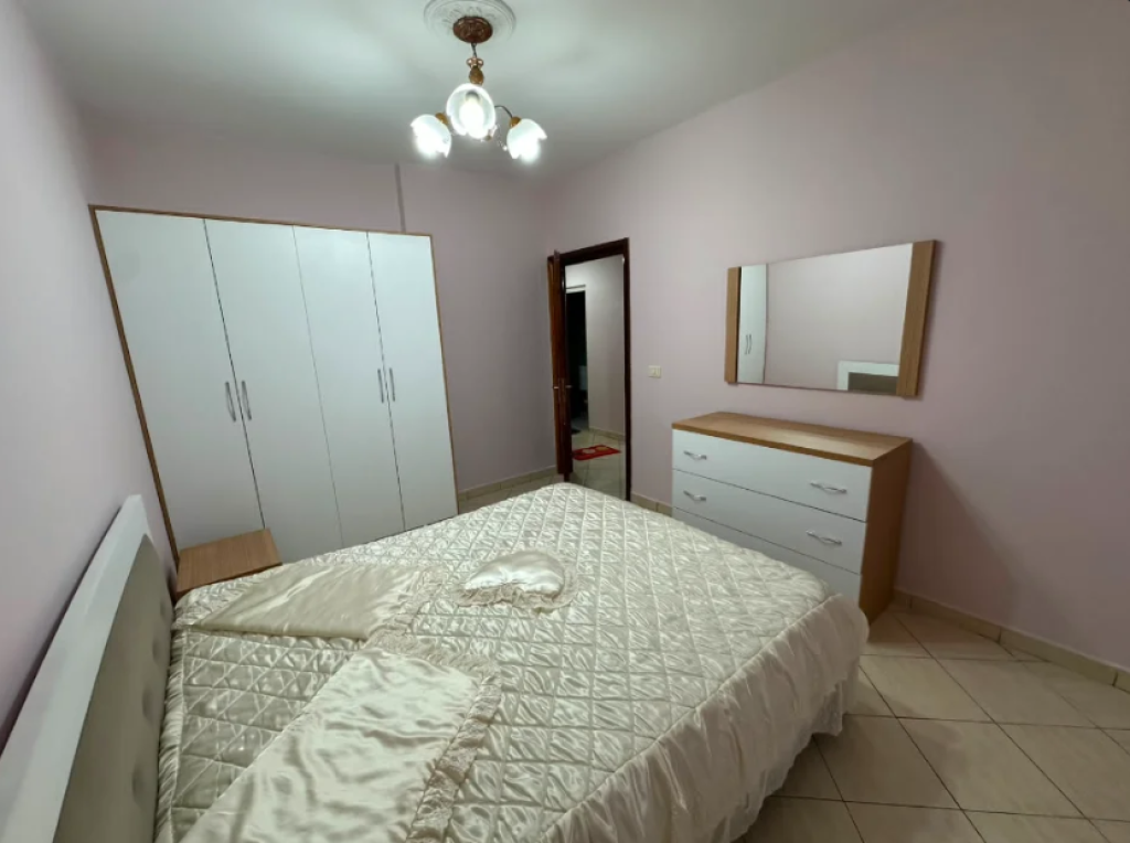 Apartament 1+1 ne Shitje 21 Dhjetori Tirane