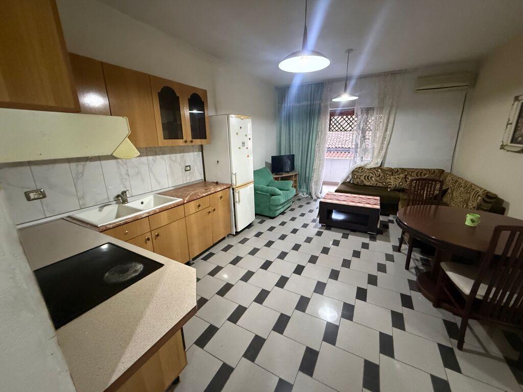 Uccello Nero/Signora del Buon Consiglio casa privata 1+1 in affitto 35.000 leke
