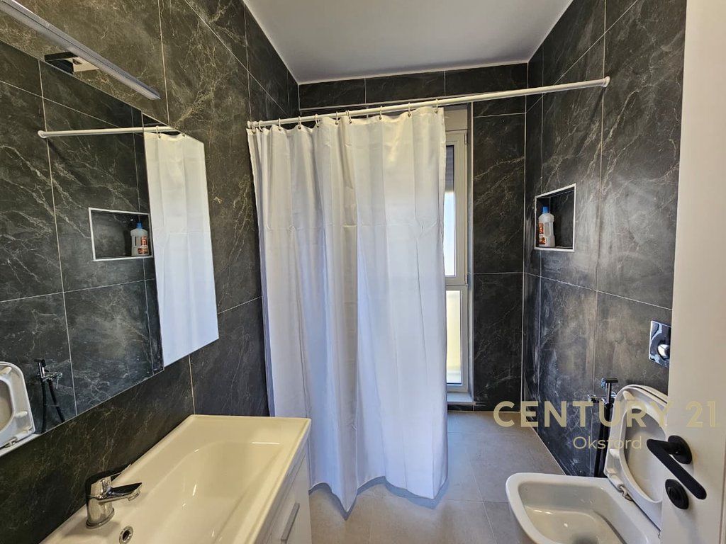 JEPET ME QIRA APARTAMENT 2+1+2 TE ISH FUSHA AVIACIONIT