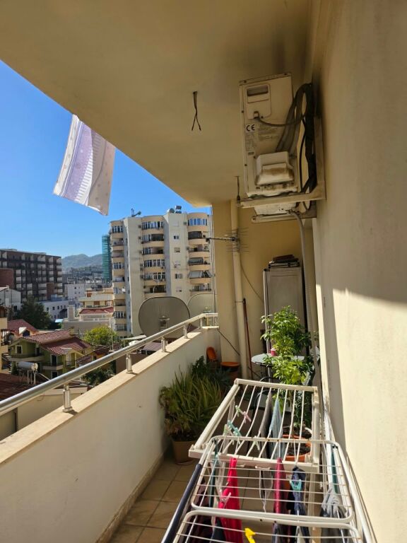 Shitet: 2+1+2wc + 2 Ballkone Komuna e Parisit - 📍115m² ( Jug Lindje) kati 5, Pamje Panoramike | 2250€/m² Çmim okazion 😬🔥