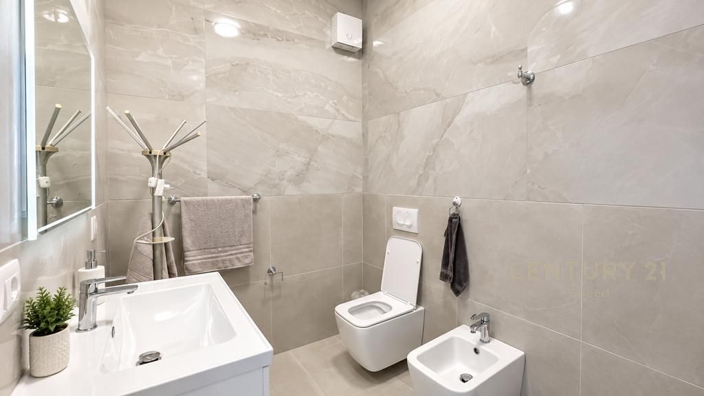 Jepet me Qira Apartament 2+1+2 pranë Uzina Dinamo!!