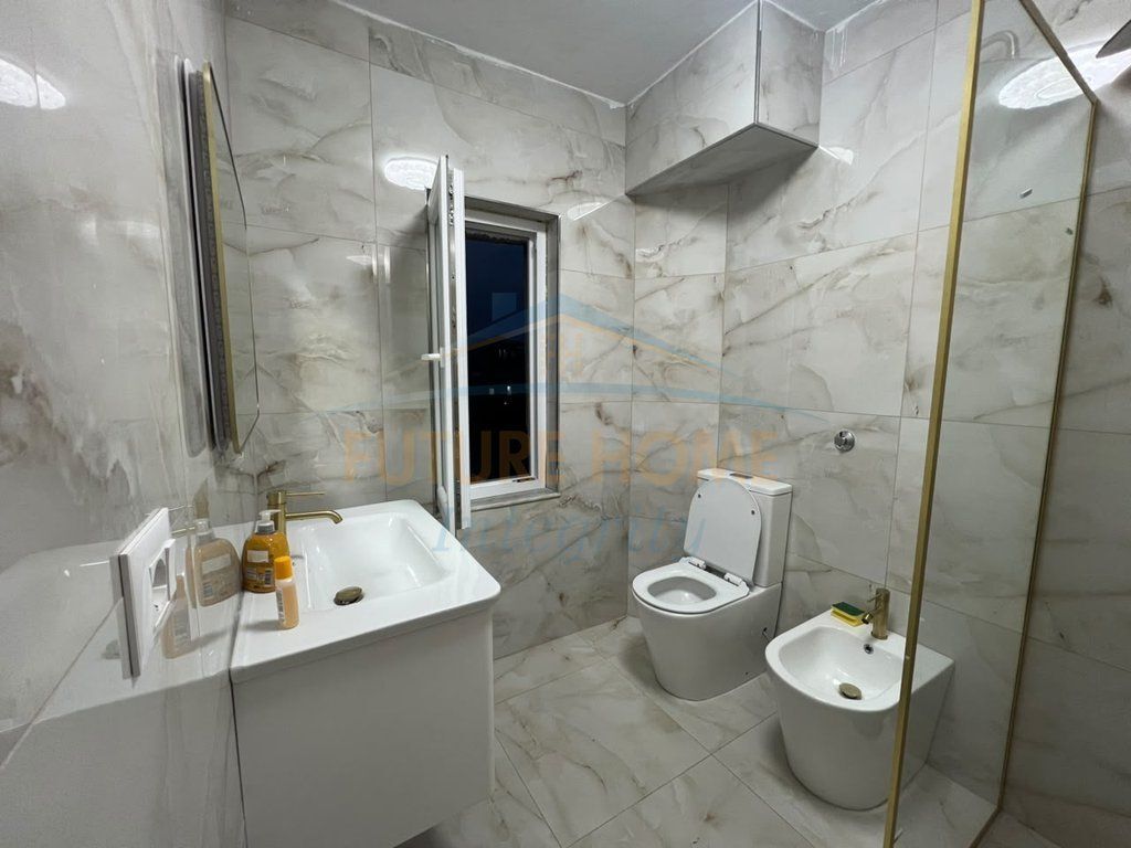 Qera, Apartament 3+1, Rruga Fortuzi, Tiranë.