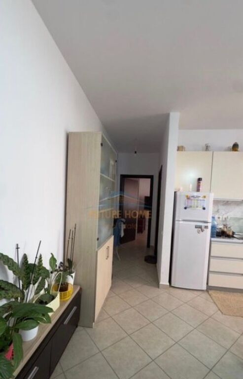 Shitet, Apartament 2+1+2 Poste Parkimi, Kodra e Diellit, Tiranë